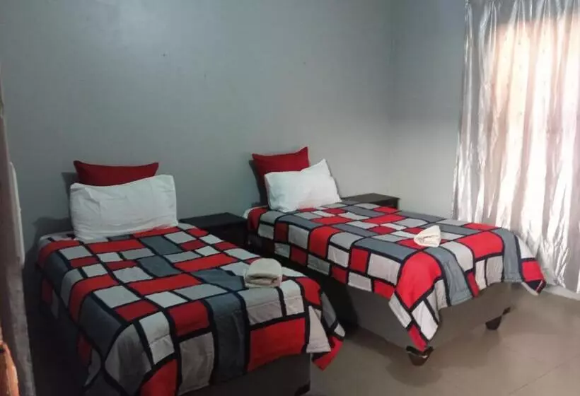 ベッドアンドブレックファースト Lux Contractors Accommodation