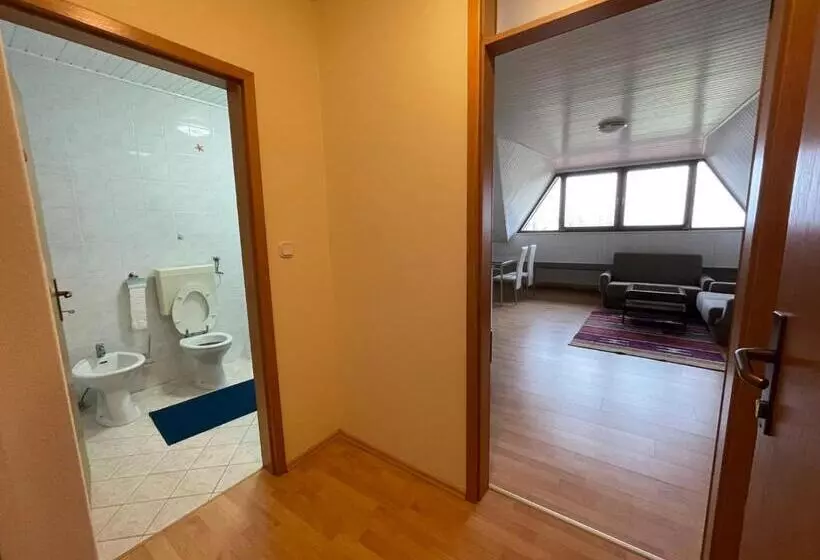پانسیون Kegljišče Visole Apartmaji In Sobe