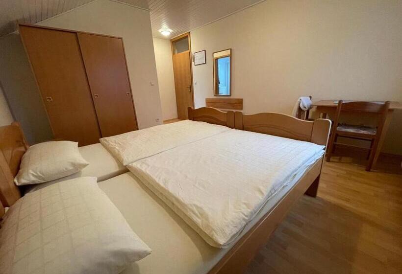 پانسیون Kegljišče Visole Apartmaji In Sobe