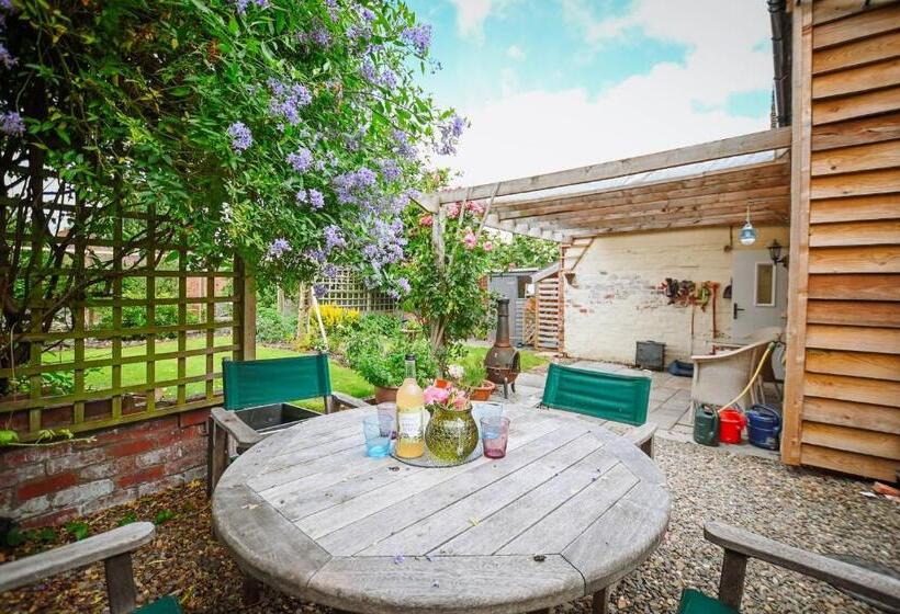 تختخواب و صبحانه Morningside Cottage