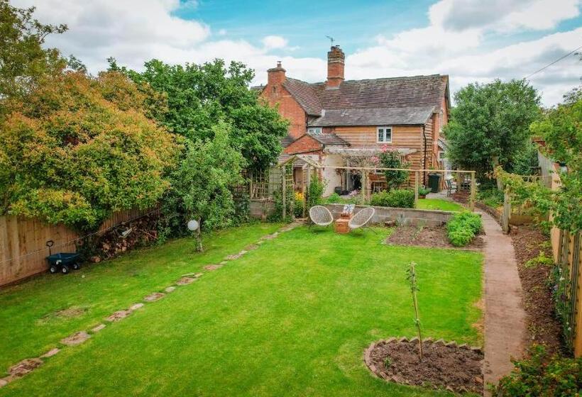 تختخواب و صبحانه Morningside Cottage