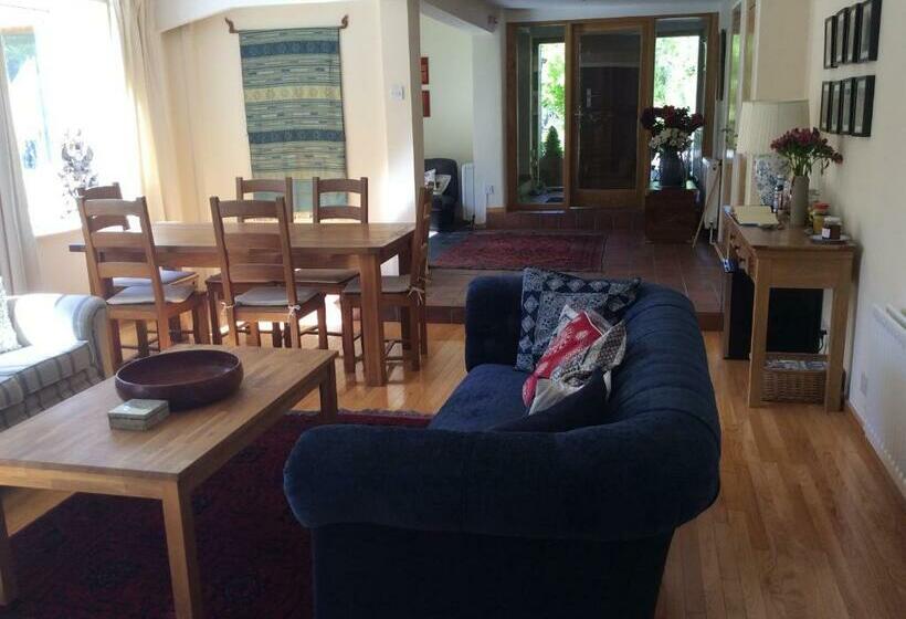 Trustwood Bed And Breakfast