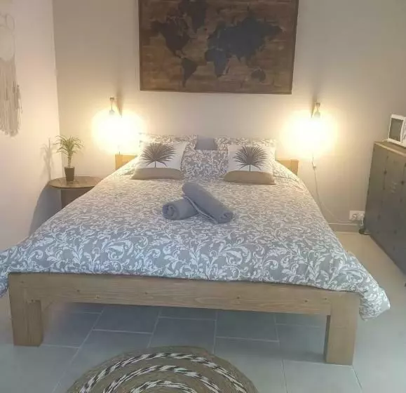 ベッドアンドブレックファースト La Chouette Villa ,chambre De 20m2 Totalement Indépendante Avec Terrasse