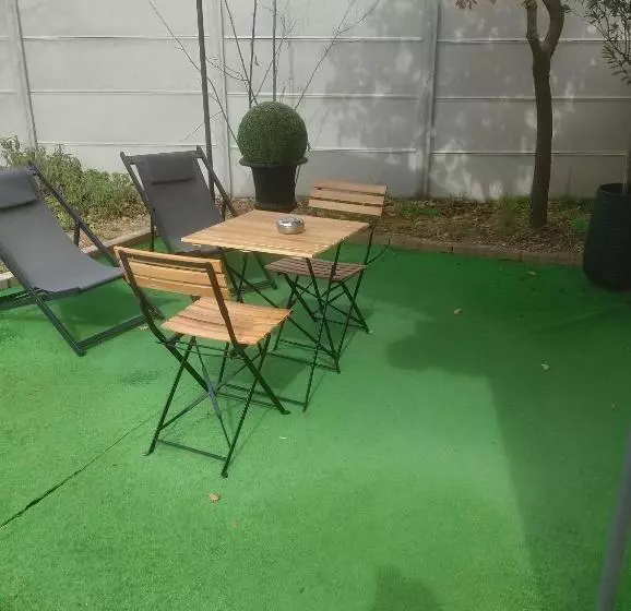 ベッドアンドブレックファースト La Chouette Villa ,chambre De 20m2 Totalement Indépendante Avec Terrasse
