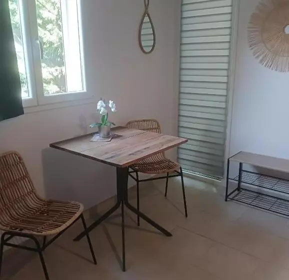 ベッドアンドブレックファースト La Chouette Villa ,chambre De 20m2 Totalement Indépendante Avec Terrasse