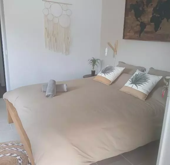 ベッドアンドブレックファースト La Chouette Villa ,chambre De 20m2 Totalement Indépendante Avec Terrasse