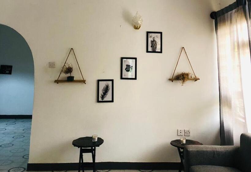 تختخواب و صبحانه Safariadventures House