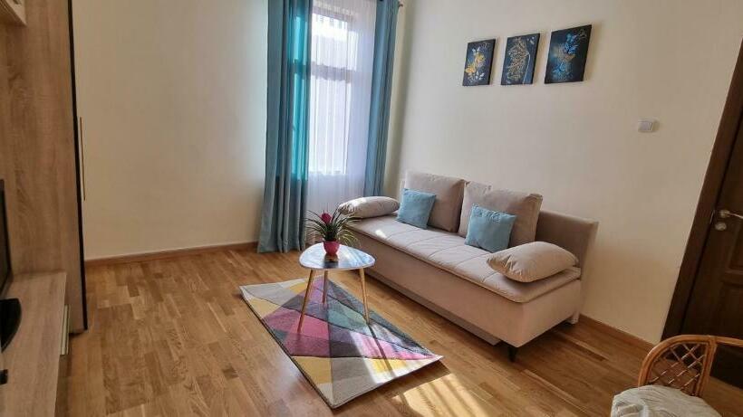 Happy Mood Apartments