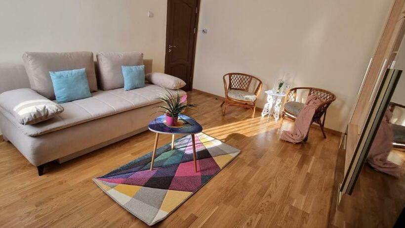 Happy Mood Apartments