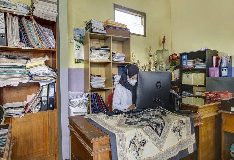 فندق Oyo Homes 91155 Desa Wisata Selamanik Ciamis