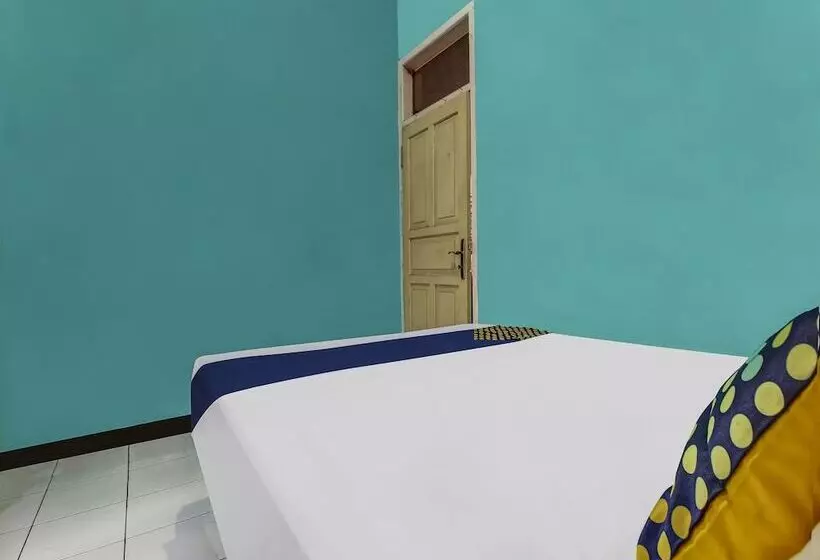 Hotelli Oyo Homes 91155 Desa Wisata Selamanik Ciamis