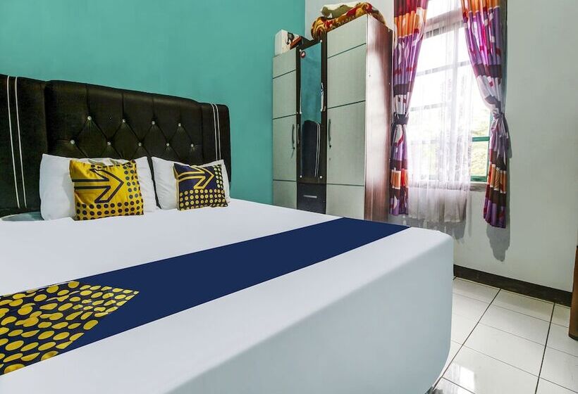 فندق Oyo Homes 91155 Desa Wisata Selamanik Ciamis