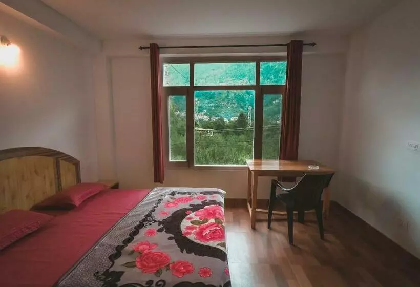 Multiverse Hostel & Stay