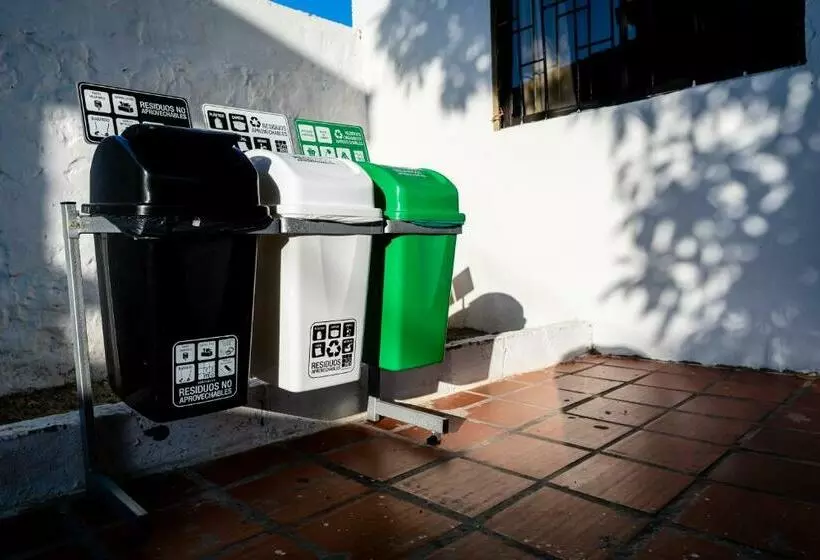 ペンション Oresca Hostel