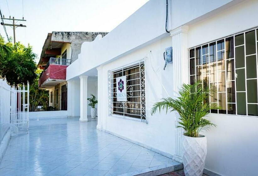 پانسیون Oresca Hostel