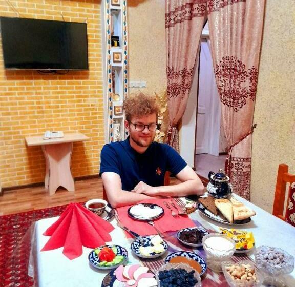 پانسیون Shodlik Guest House