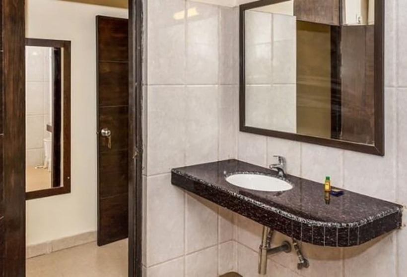 هتل Fabexpress The Mansion