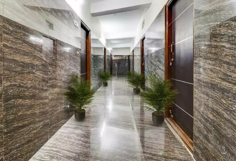 Hotelli Oyo 87355 Sbr Residence