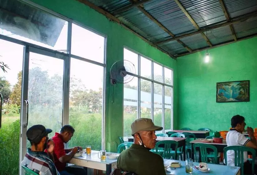 هتل Oyo 91051 Penginapan Pondok Ratu 354