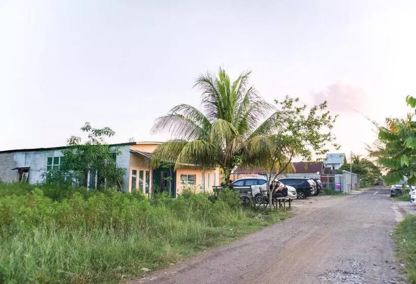 هتل Oyo 91051 Penginapan Pondok Ratu 354