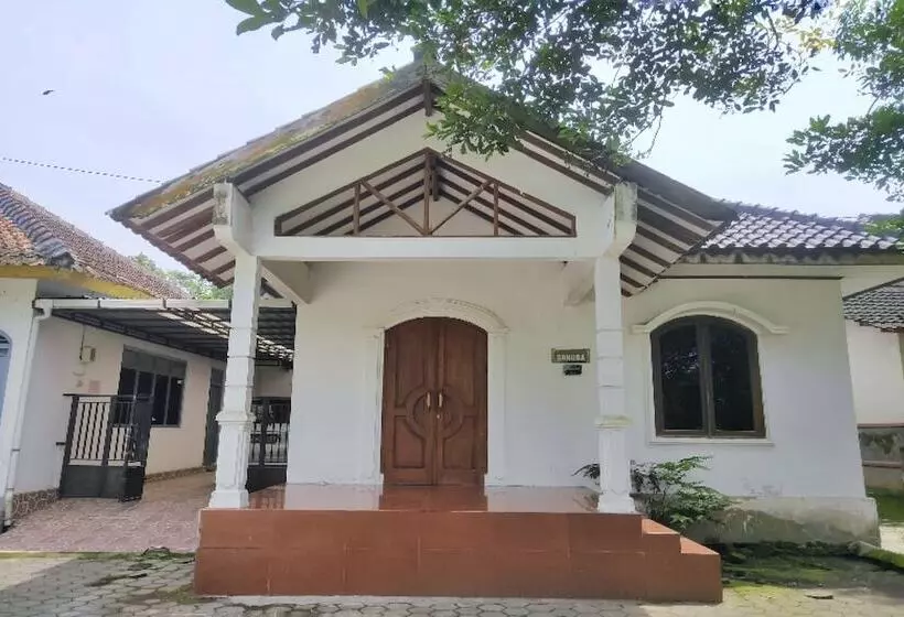 هتل Oyo Homes 91098 Desa Wisata Tanjung