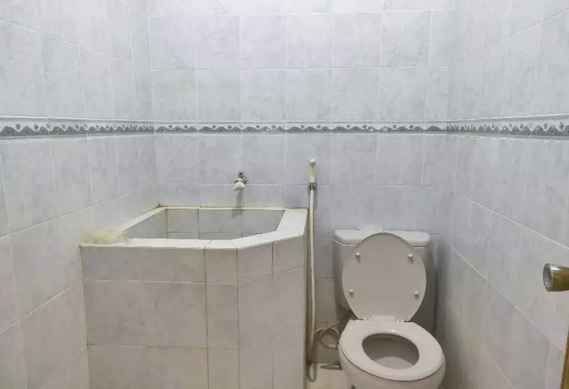 هتل Oyo Homes 91098 Desa Wisata Tanjung