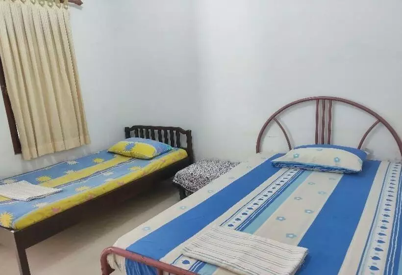 هتل Oyo Homes 91098 Desa Wisata Tanjung
