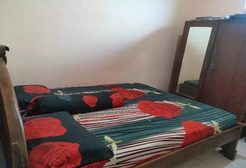 هتل Oyo Homes 91098 Desa Wisata Tanjung