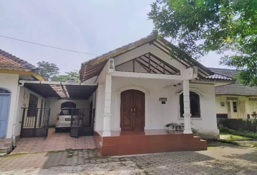 هتل Oyo Homes 91098 Desa Wisata Tanjung