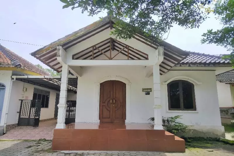 هتل Oyo Homes 91098 Desa Wisata Tanjung