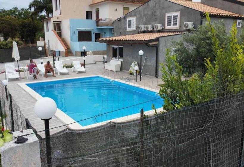 مبيت وإفطار Debel House