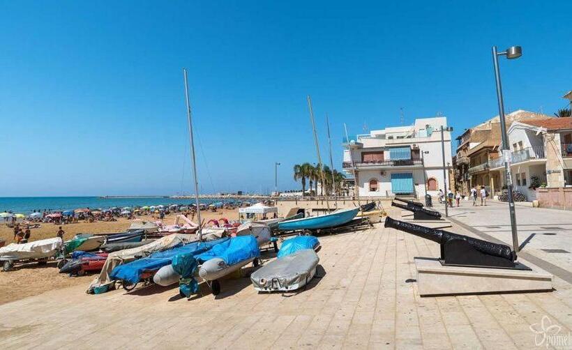 مبيت وإفطار Debel House