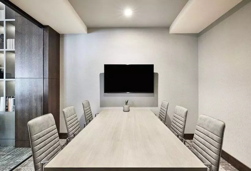 Ac Hotel By Marriott St Louis Chesterfield