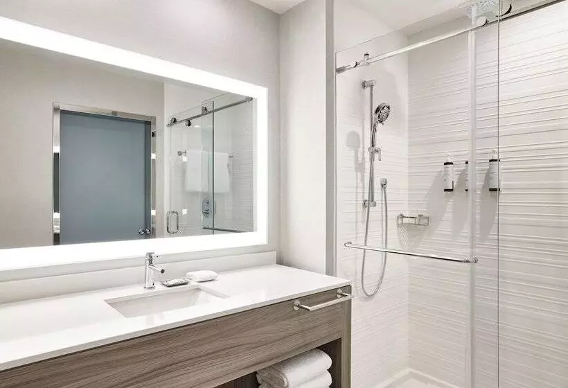 Ac Hotel By Marriott St Louis Chesterfield