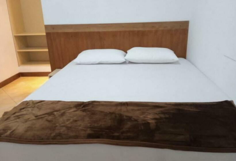 בית מלון כפרי Gorland Hostel Near Gor Satria Purwokerto Mitra Reddoorz