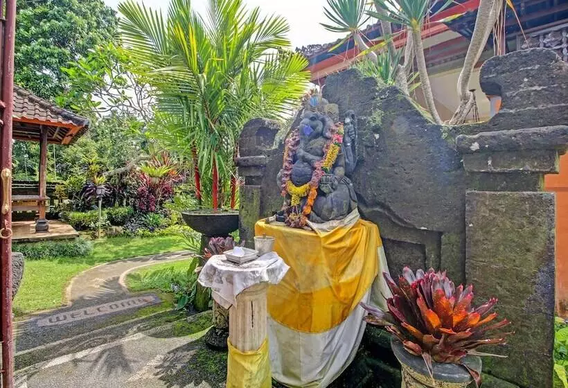 ホテル Oyo Homes 91091 Desa Wisata Umejero