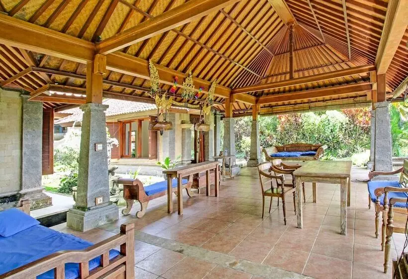 ホテル Oyo Homes 91091 Desa Wisata Umejero