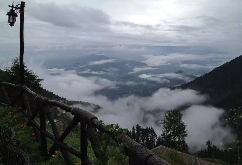 リゾートホテル Aamod Dalhousie