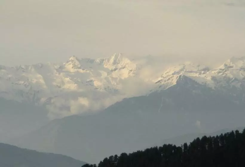 リゾートホテル Aamod Dalhousie