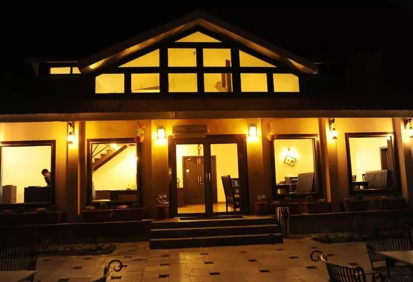 リゾートホテル Aamod Dalhousie