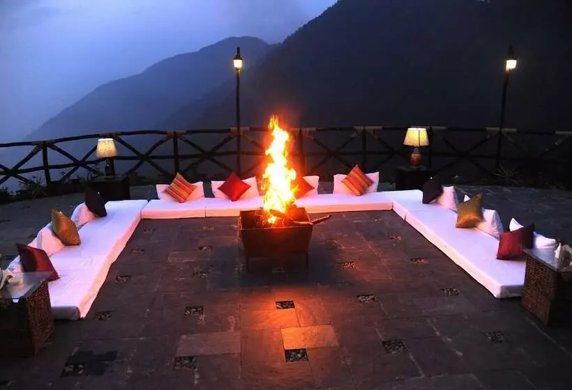 リゾートホテル Aamod Dalhousie