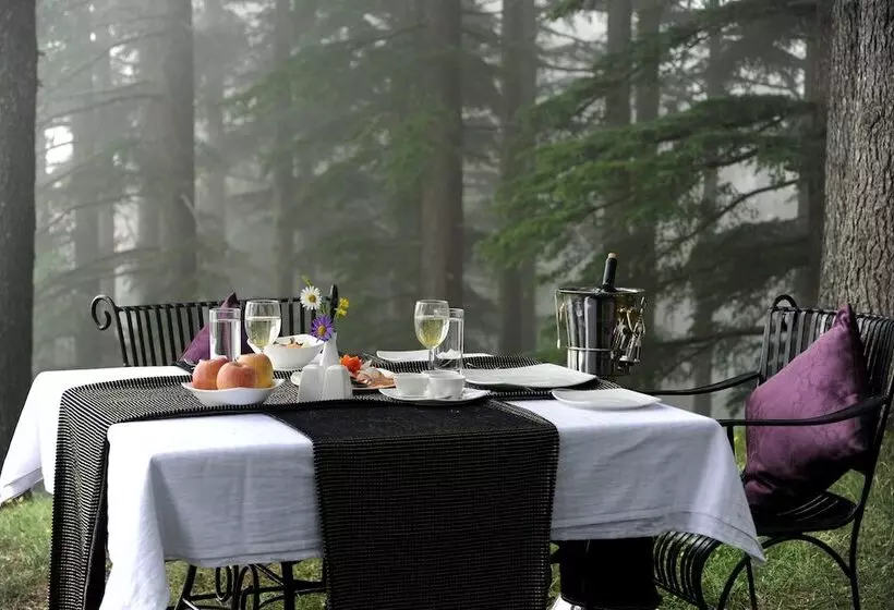 リゾートホテル Aamod Dalhousie