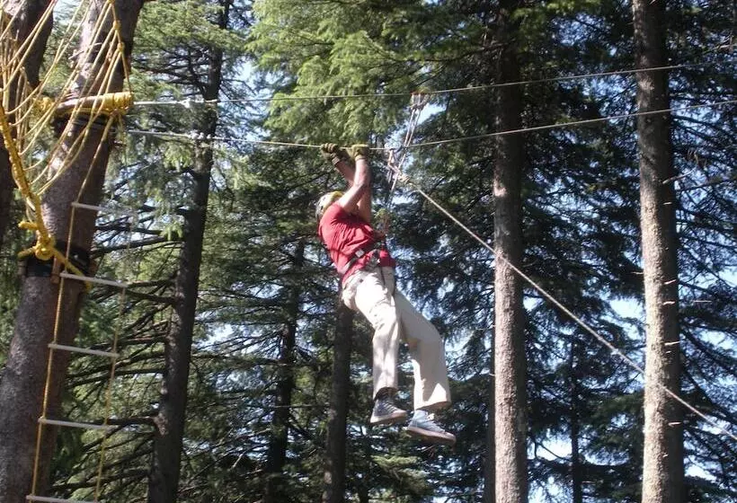 リゾートホテル Aamod Dalhousie