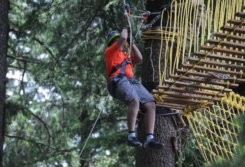 リゾートホテル Aamod Dalhousie