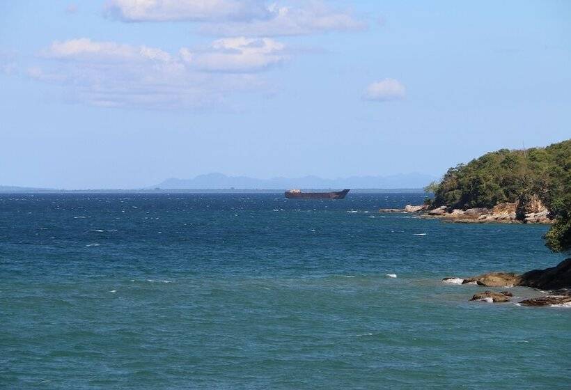 Badladz Beach And Dive Resort