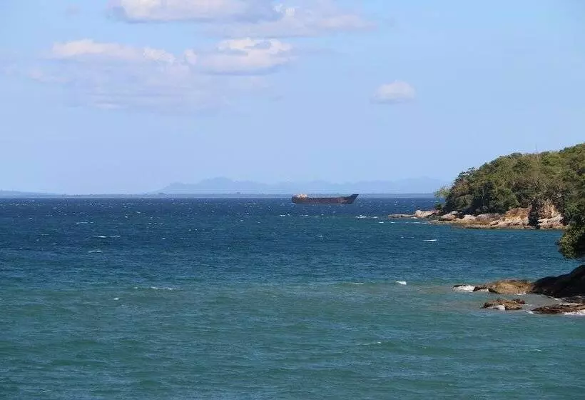 Badladz Beach And Dive Resort