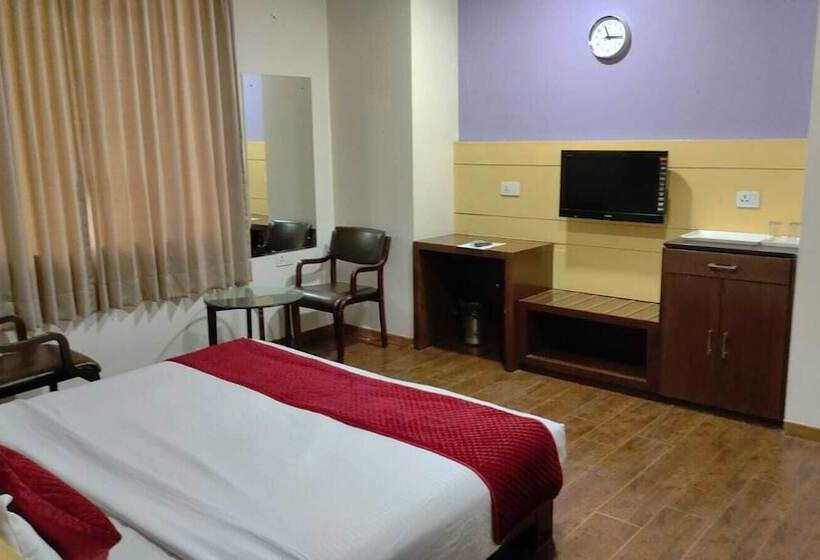 בית מלון כפרי Nangi S Pride