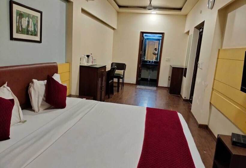 בית מלון כפרי Nangi S Pride