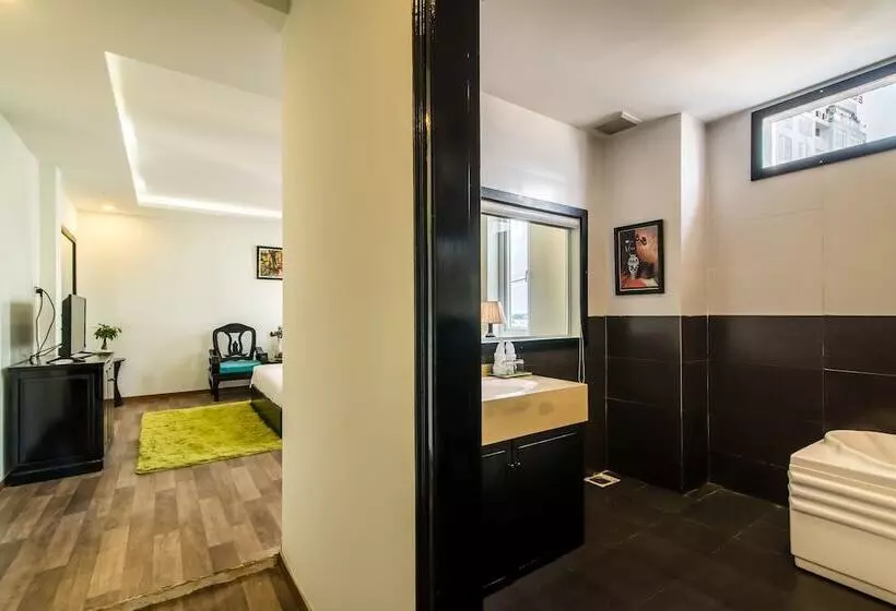 The Sunriver Boutique Hotel Hue