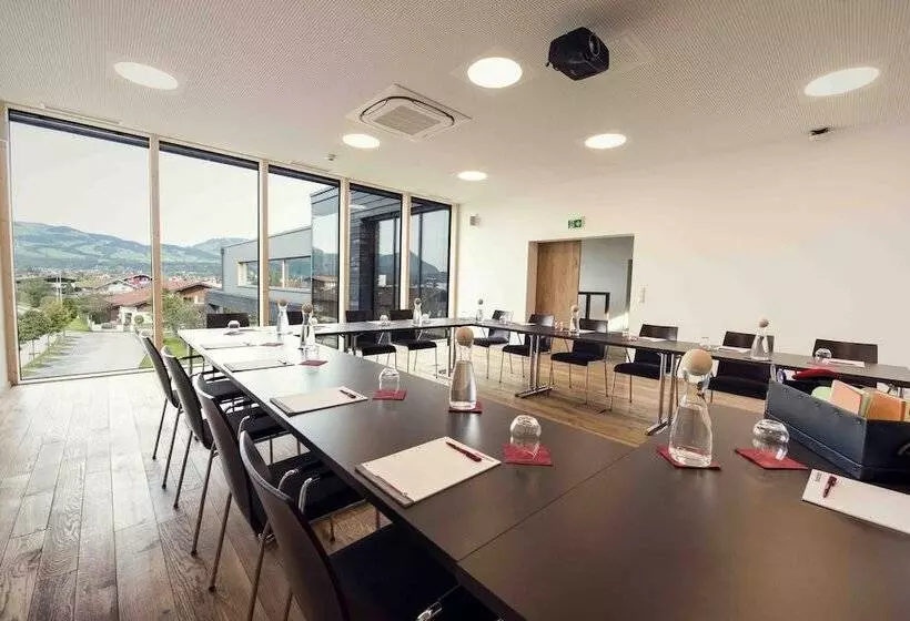 ホテル Wirtshaus Sattlerwirt